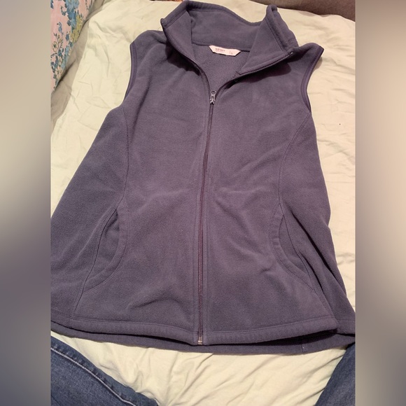 Vest - Picture 3 of 3